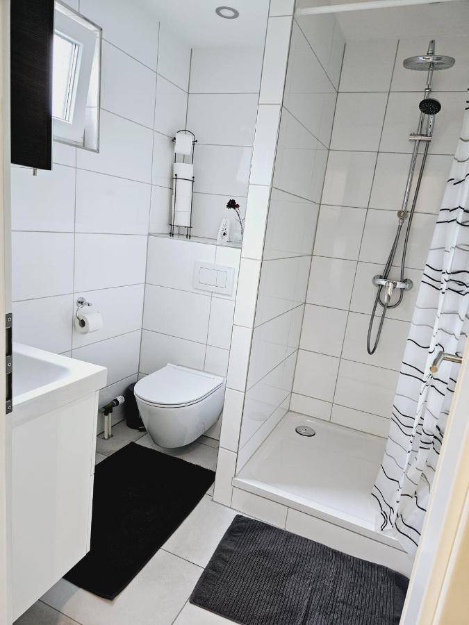Weinstadt Monteurwohnnung Ferienwohnung Exterior foto